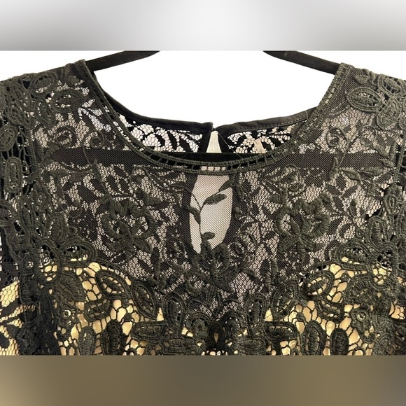 Sale Women’s Dress S Black Lace Embroidered Floral Lined - Picture 6 of 10